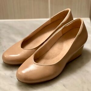 Dr. Scholl’s Be Ready Wedges, 9 wide